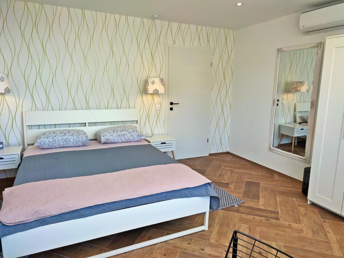 Apartments Gareta Gradac  Exterior photo